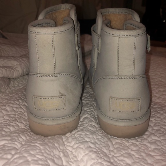 UGG leather short boots w/ strap - Picture 6 of 6